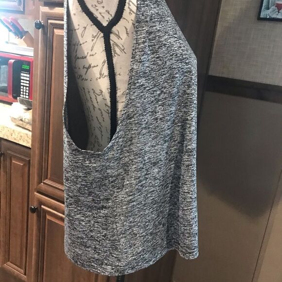 Bundle XL Women's Athletic Tops Two Piece - Picture 15 of 15